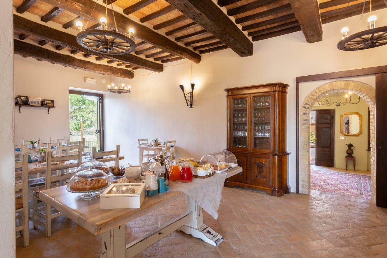 Gh Borgo Pulciano Agriturismo Montone  Exterior photo