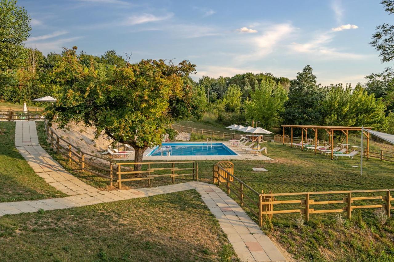 Gh Borgo Pulciano Agriturismo Montone  Exterior photo